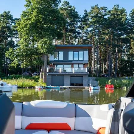 Przystan Mala Rus * أوسترودا