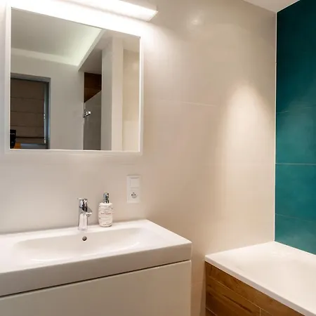 Przystan Mala Rus * أوسترودا